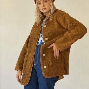 ISO Lykke Wullf Sherpa Jacket in Driftwood - any size